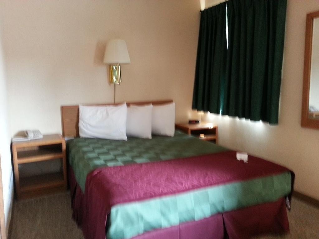 Mid Town Motel Great Falls Chambre photo