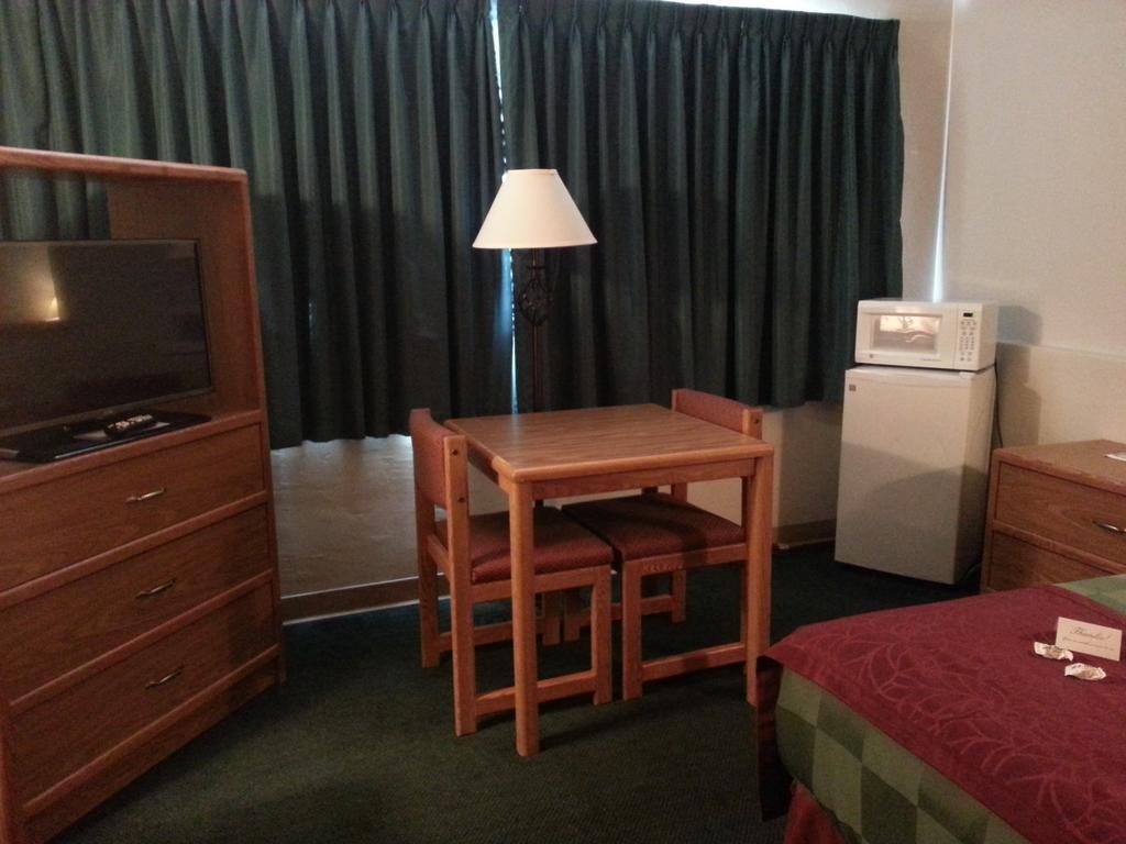 Mid Town Motel Great Falls Chambre photo